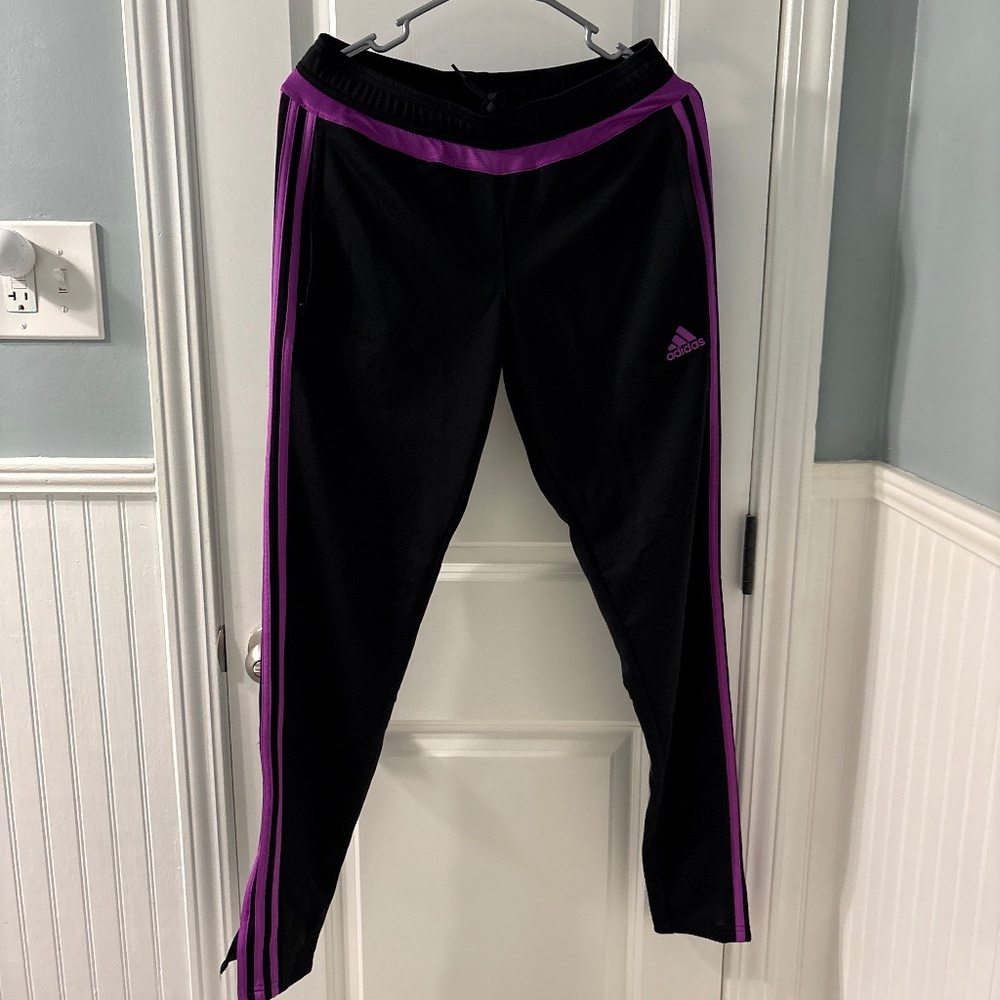 Small women’s athletic pants